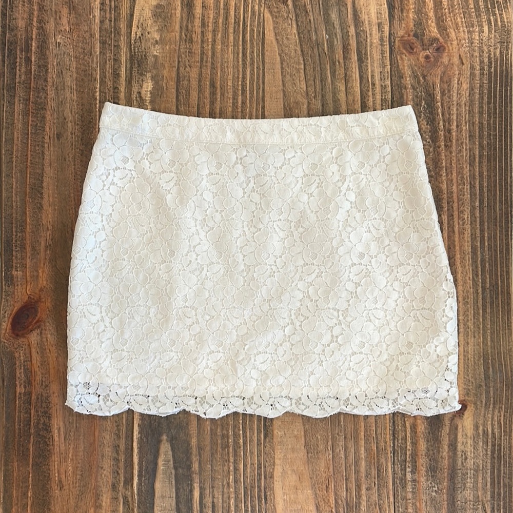 Aritzia Talula lace mini skirt